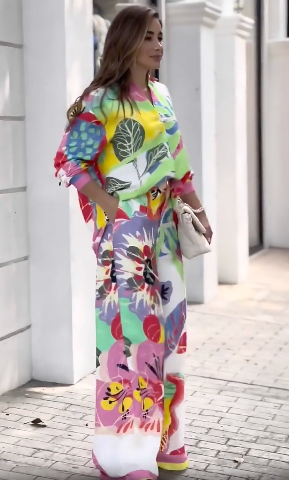 ELARA PARIS™ | Ensemble Fluide Pop-Art – Éclat d’Été & Confort Chic